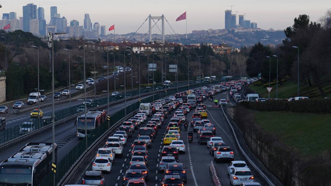 Trafik cezaları değişti! 10 madde daha Meclis'ten geçti: Araç sahipleri bu listeye bakmalı 25